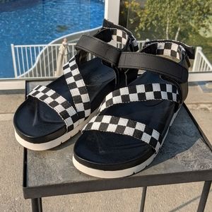 Villa Rouge Elena sandal 7 nib